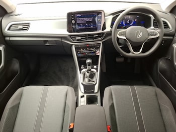 Used Volkswagen T-Roc 2025 for sale - 76103703: Photo 2