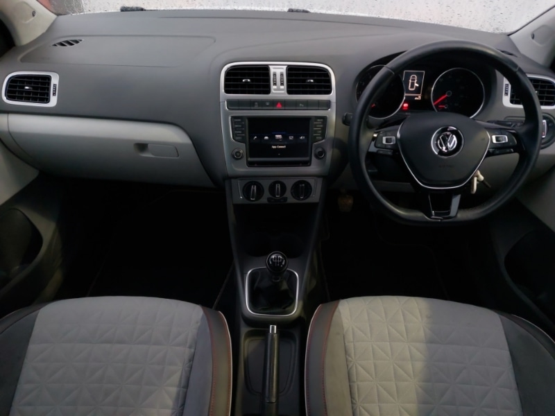 Used Volkswagen Polo 2016 for sale - 77201920: Photo 2