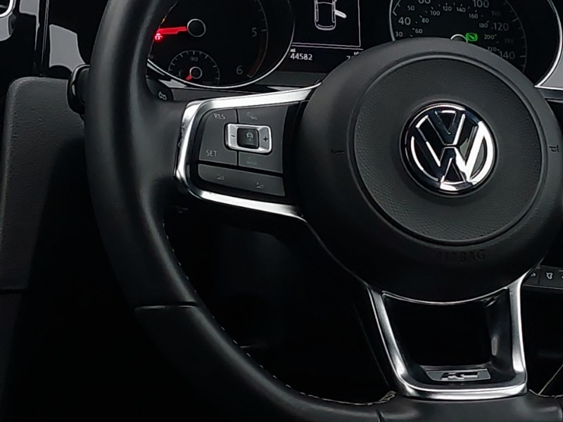 Used Volkswagen Golf 2017 for sale - 76254700: Photo 10