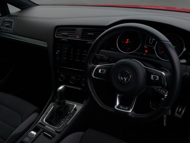 Used Volkswagen Golf 2017 for sale - 76254700: Photo 14