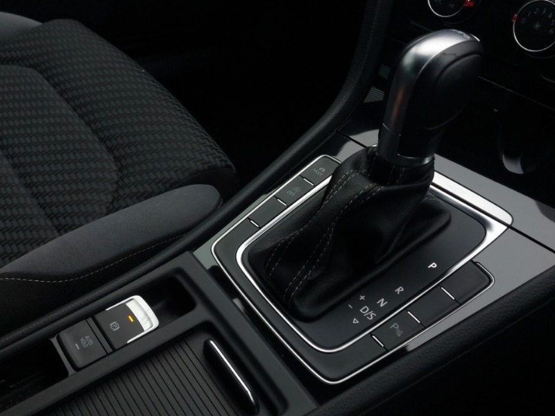 Used Volkswagen Golf 2017 for sale - 76254700: Photo 15