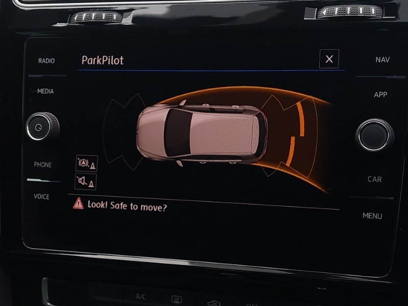 Used Volkswagen Golf 2017 for sale - 76254700: Photo 17