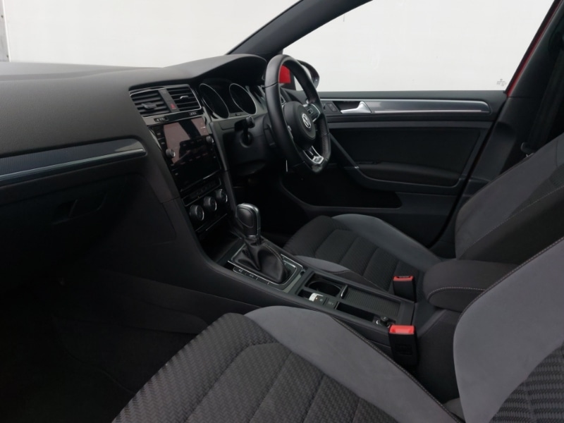 Used Volkswagen Golf 2017 for sale - 76254700: Photo 5