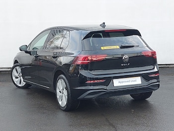 Used Volkswagen Golf 2024 for sale - 77352526: Photo