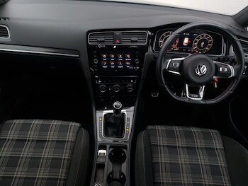 Used Volkswagen Golf 2018 for sale - 77343138: Photo