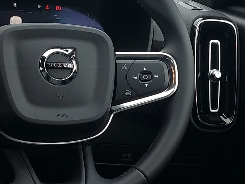 Used Volvo XC40 2025 for sale - 77548855: Photo 12