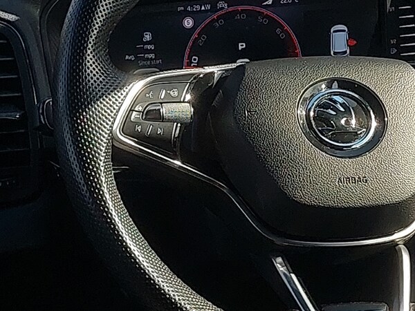 Used Skoda Karoq 2024 for sale - 75622121: Photo 10