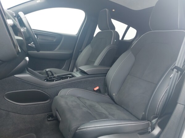 Used Volvo C40 2023 for sale - 75738135: Photo 5