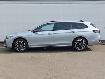 Used Volkswagen Passat 2025 for sale - 75152339: Photo