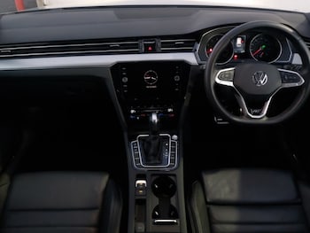 Used Volkswagen Passat 2023 for sale - 77047417: Photo