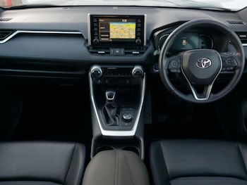 Used Toyota RAV4 2020 for sale - 76052322: Photo 2
