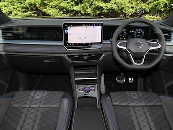 Used Volkswagen Touran 2025 for sale - 75780477: Photo