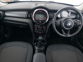 Used MINI Hatch 2019 for sale - 78041038: Photo