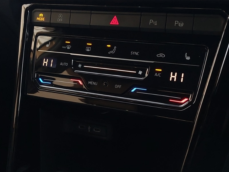 Used Volkswagen T-Roc 2023 for sale - 77105430: Photo 16