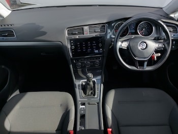 Used Volkswagen Golf 2019 for sale - 76695923: Photo