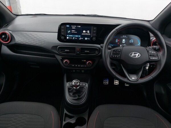 Used Hyundai i10 2023 for sale - 76145124: Photo 2