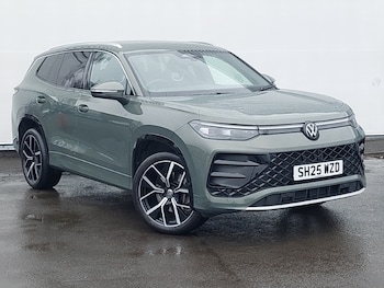 Used Volkswagen Touran 2025 for sale - 77939106: Photo