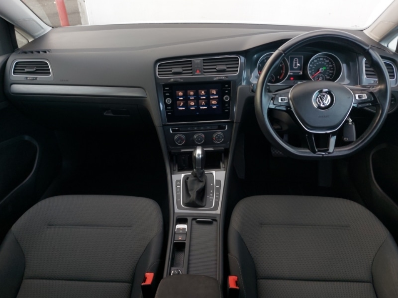 Used Volkswagen Golf 2018 for sale - 77150213: Photo 2