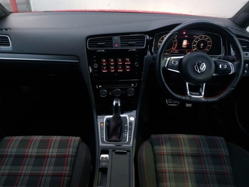 Used Volkswagen Golf 2018 for sale - 76947404: Photo 2