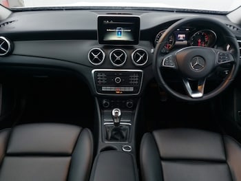 Used Mercedes-Benz GLA 2018 for sale - 77433419: Photo