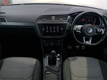 Used Volkswagen Tiguan 2019 for sale - 76254730: Photo 2