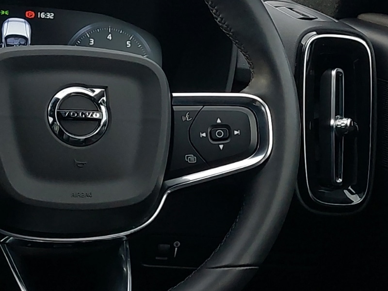 Used Volvo XC40 2022 for sale - 77947838: Photo 12