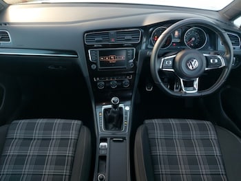 Used Volkswagen Golf 2016 for sale - 78013342: Photo