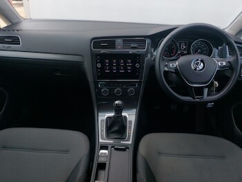 Used Volkswagen Golf 2019 for sale - 78684064: Photo