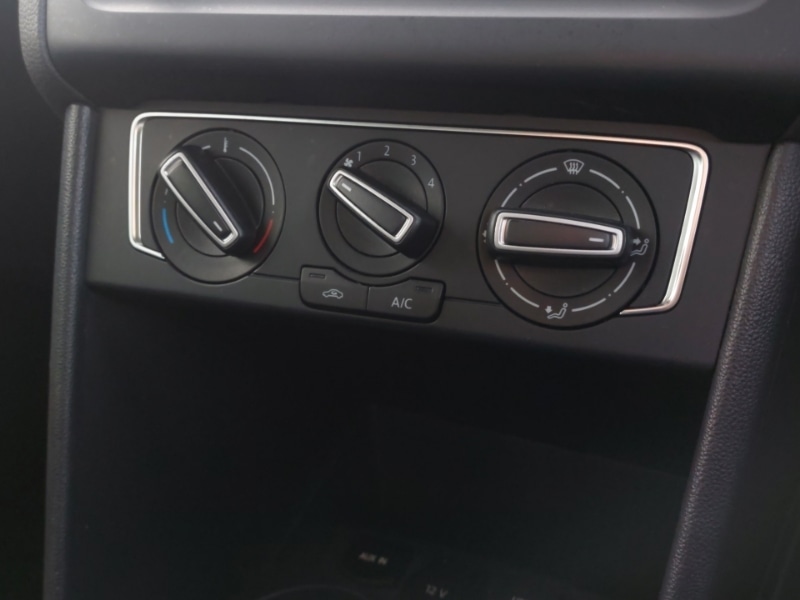 Used Volkswagen Polo 2015 for sale - 77982183: Photo 15