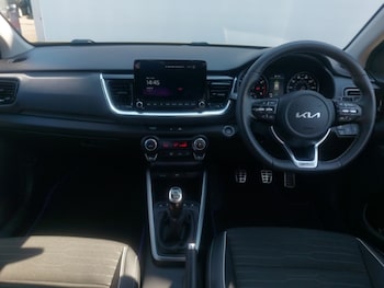 Used Kia Stonic 2023 for sale - 79126766: Photo