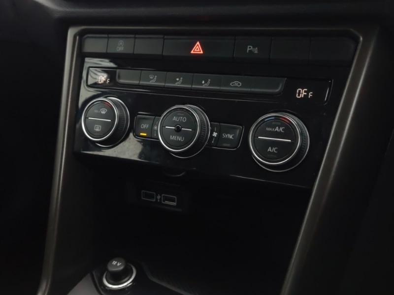 Used Volkswagen T-Roc 2018 for sale - 76721511: Photo 15