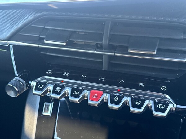 Used Peugeot 208 2023 for sale - 75996060: Photo 14