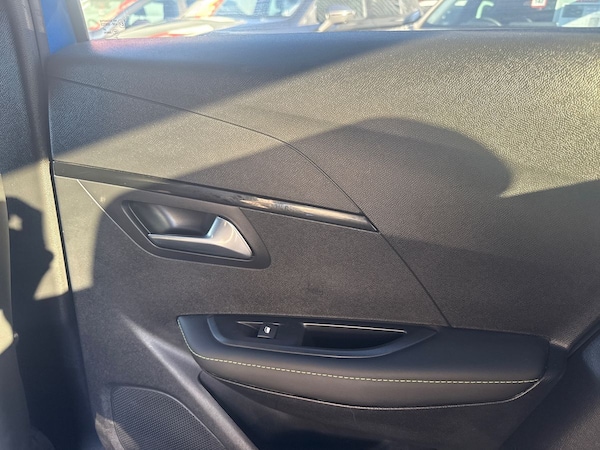 Used Peugeot 208 2023 for sale - 75996060: Photo 28