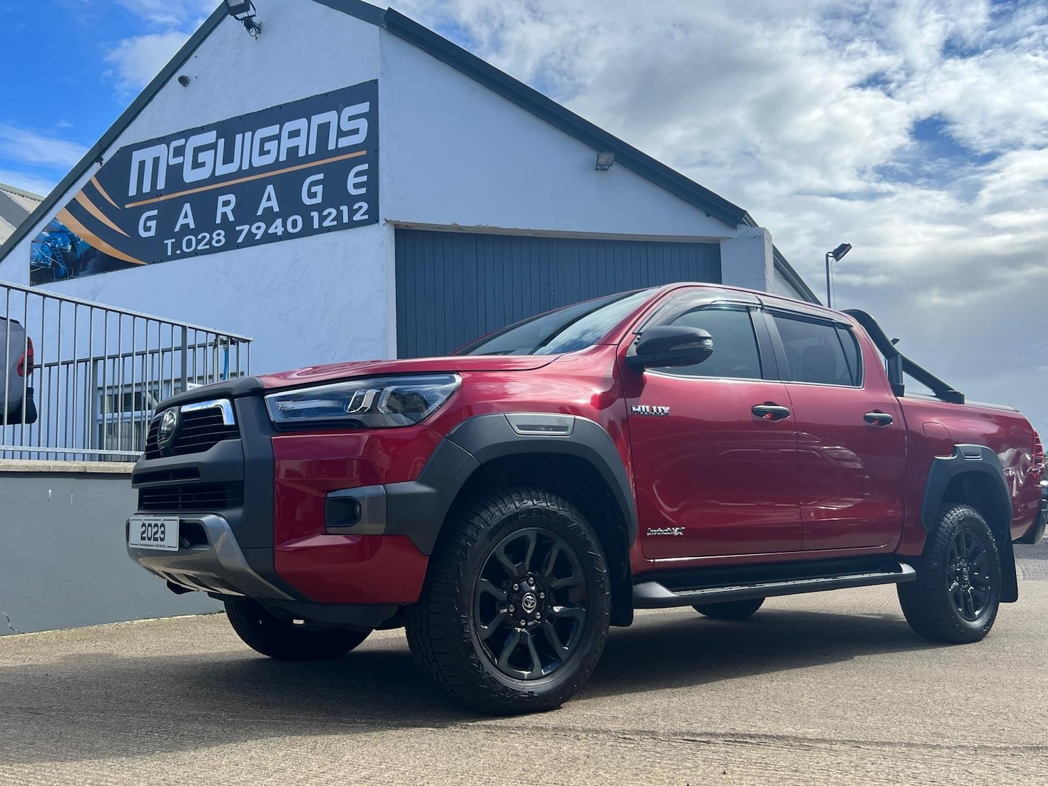 Used Toyota Hilux 2023 for sale - 75983652: Photo 2