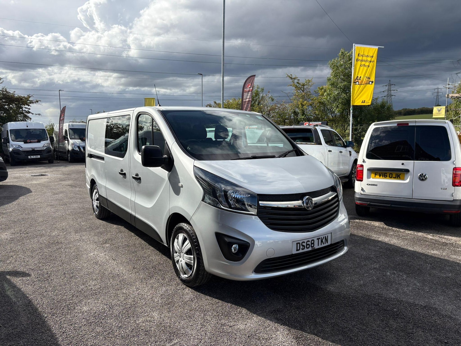 Used Vauxhall Vivaro 2018 for sale - 77006435: Photo 1