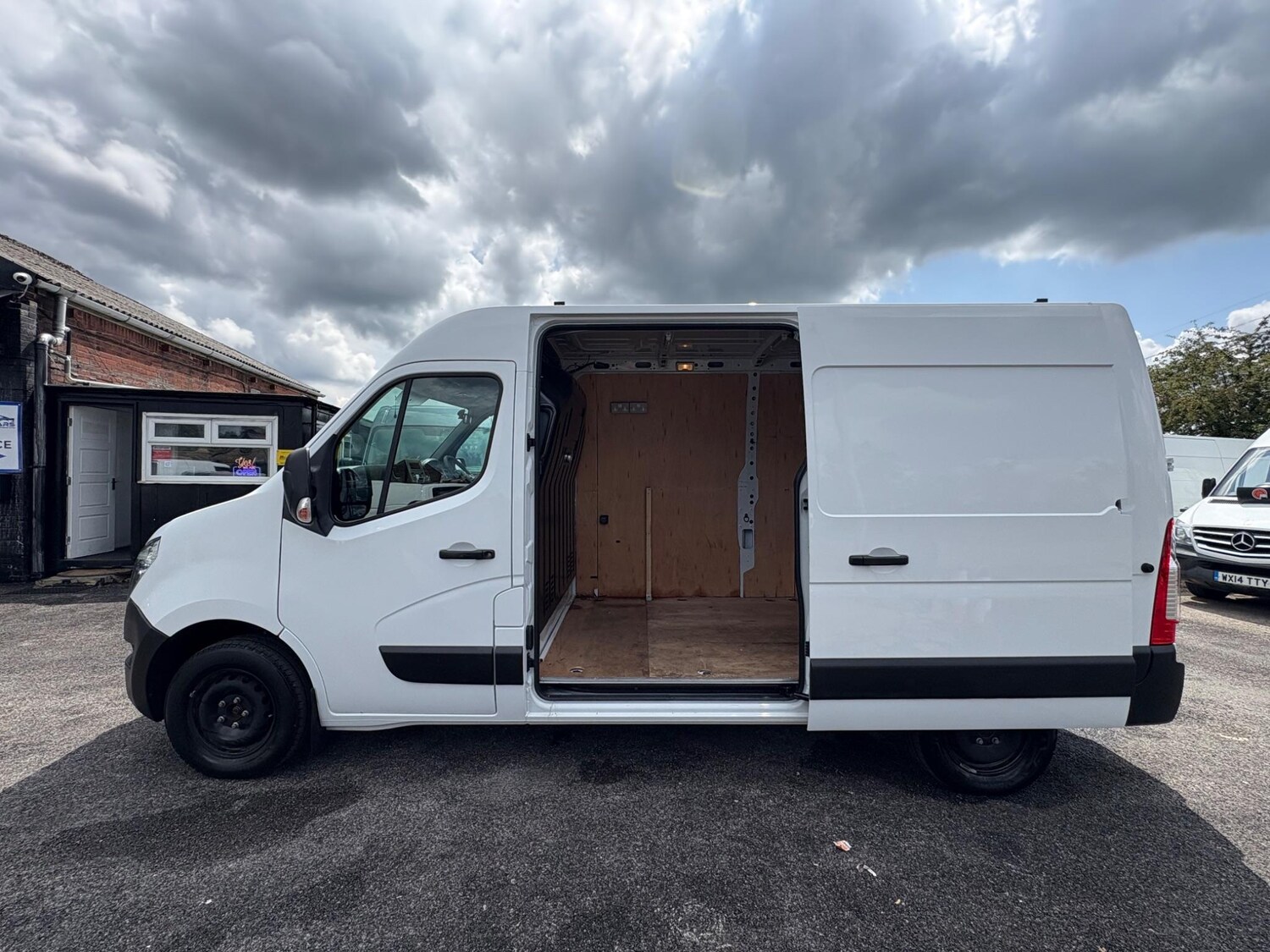 Used Nissan Interstar 2023 for sale - 77006449: Photo 18