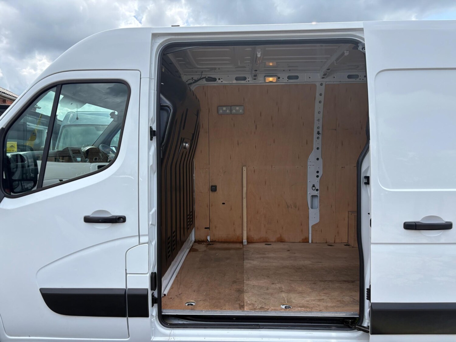 Used Nissan Interstar 2023 for sale - 77006449: Photo 19