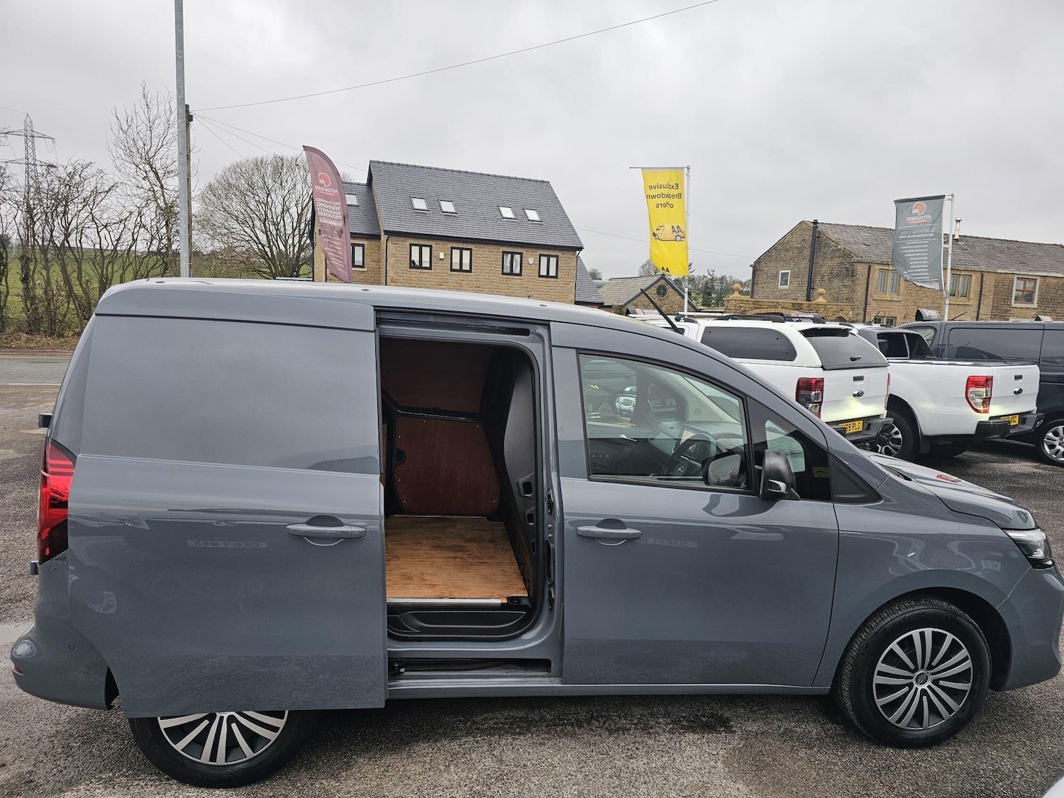 Used Nissan Other 2023 for sale - 77368839: Photo 10