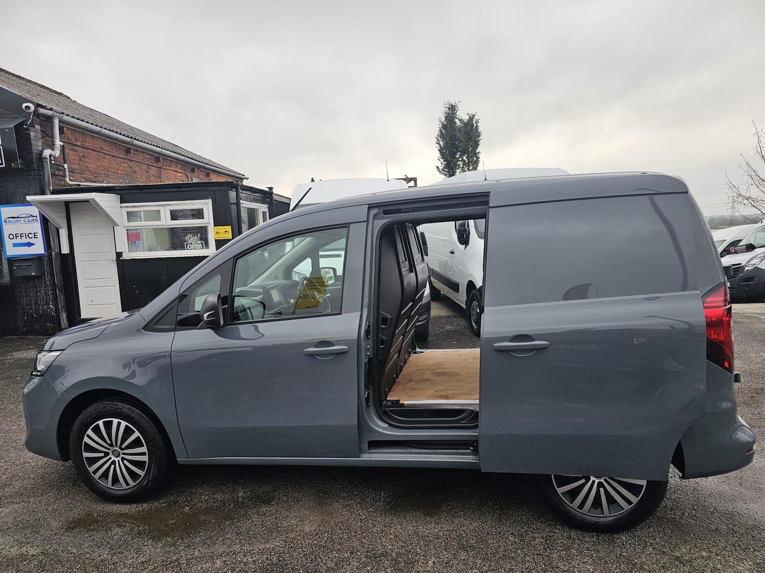 Used Nissan Other 2023 for sale - 77368839: Photo 11