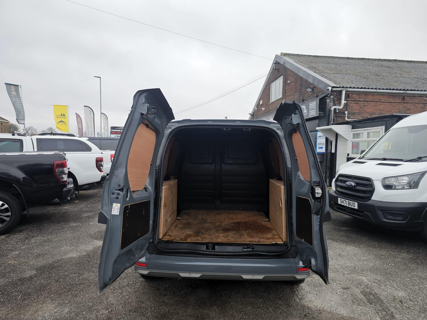 Used Nissan Other 2023 for sale - 77368839: Photo 16