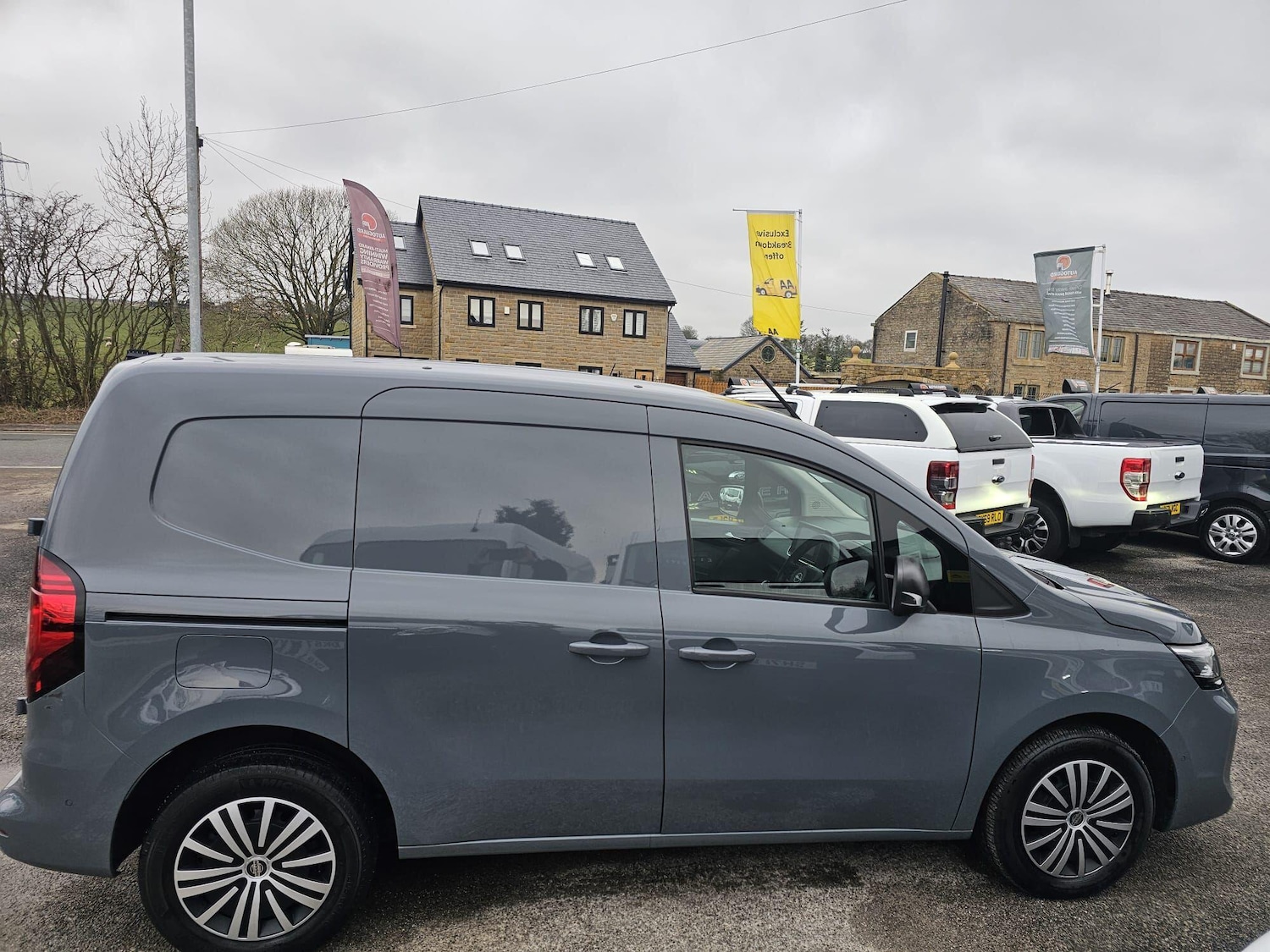 Used Nissan Other 2023 for sale - 77368839: Photo 5