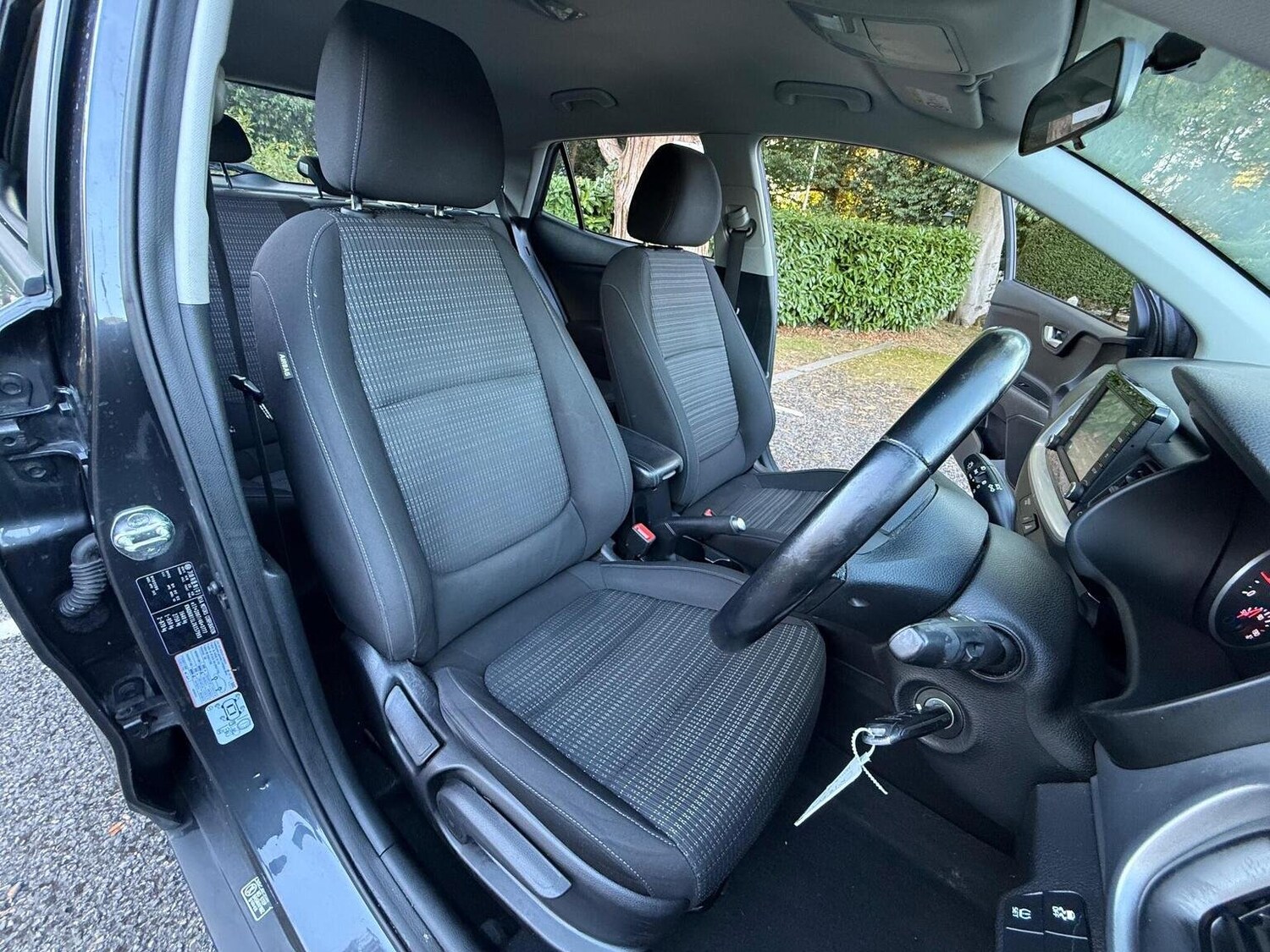 Used Kia Stonic 2018 for sale - 77539192: Photo 27