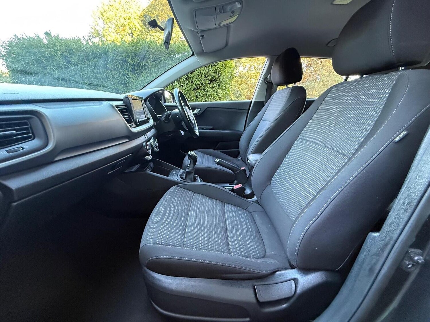 Used Kia Stonic 2018 for sale - 77539192: Photo 28