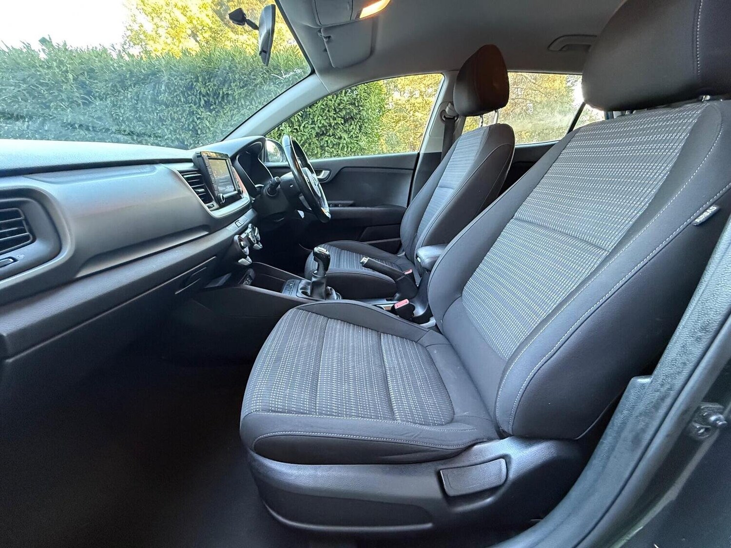 Used Kia Stonic 2018 for sale - 77539192: Photo 32