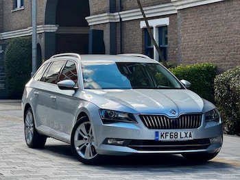 Used Skoda Superb 2019 for sale - 77539200: Photo