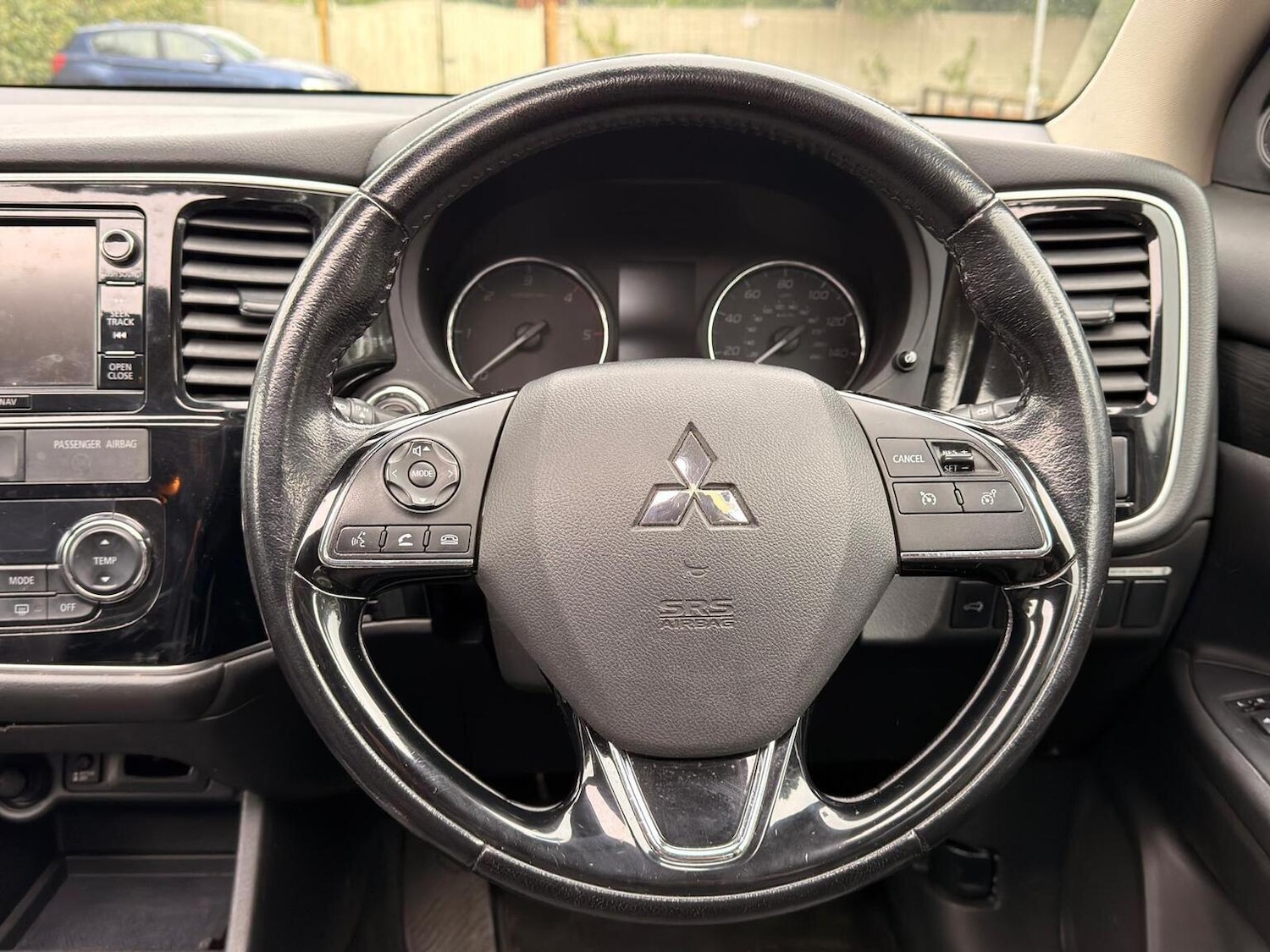 Used Mitsubishi Outlander 2015 for sale - 77945783: Photo 30