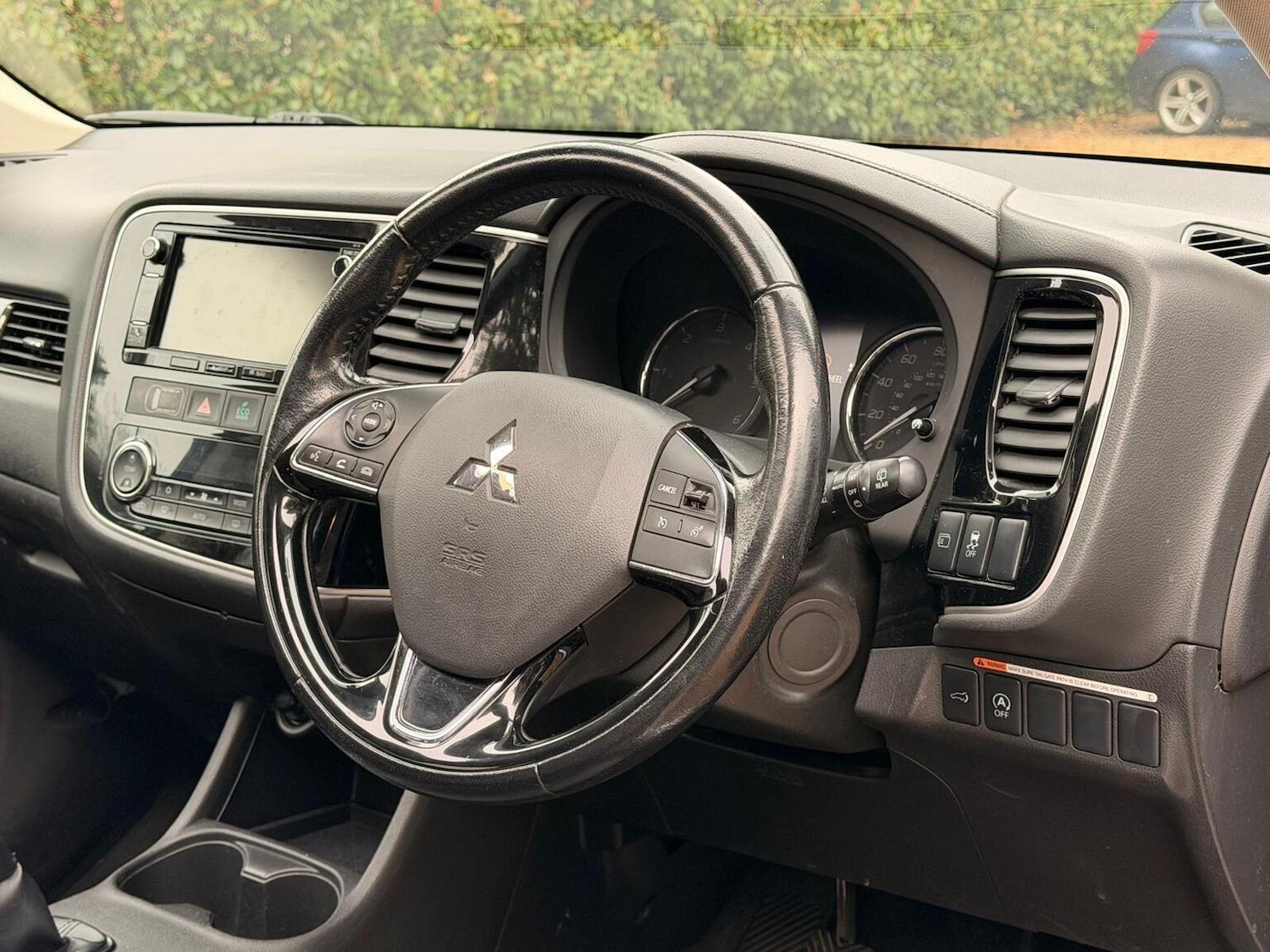 Used Mitsubishi Outlander 2015 for sale - 77945783: Photo 31