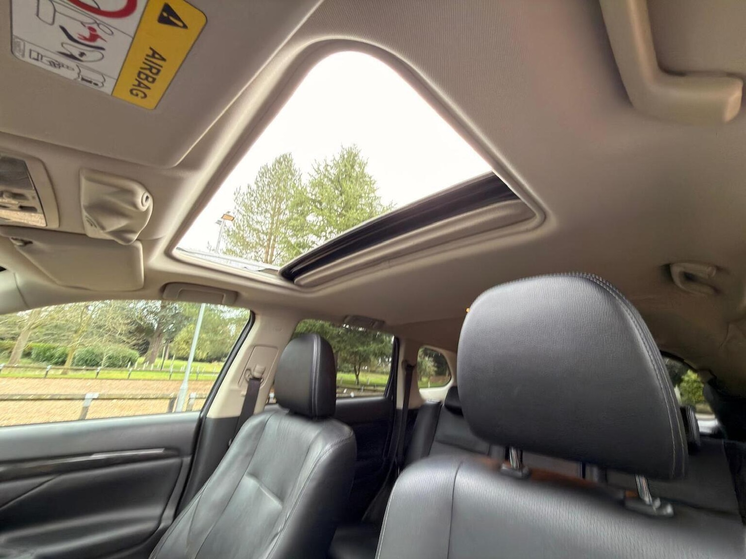 Used Mitsubishi Outlander 2015 for sale - 77945783: Photo 35