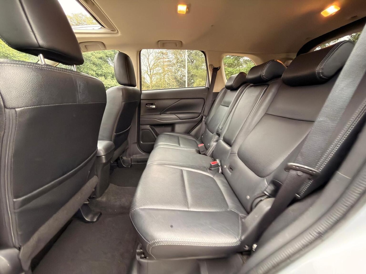 Used Mitsubishi Outlander 2015 for sale - 77945783: Photo 38