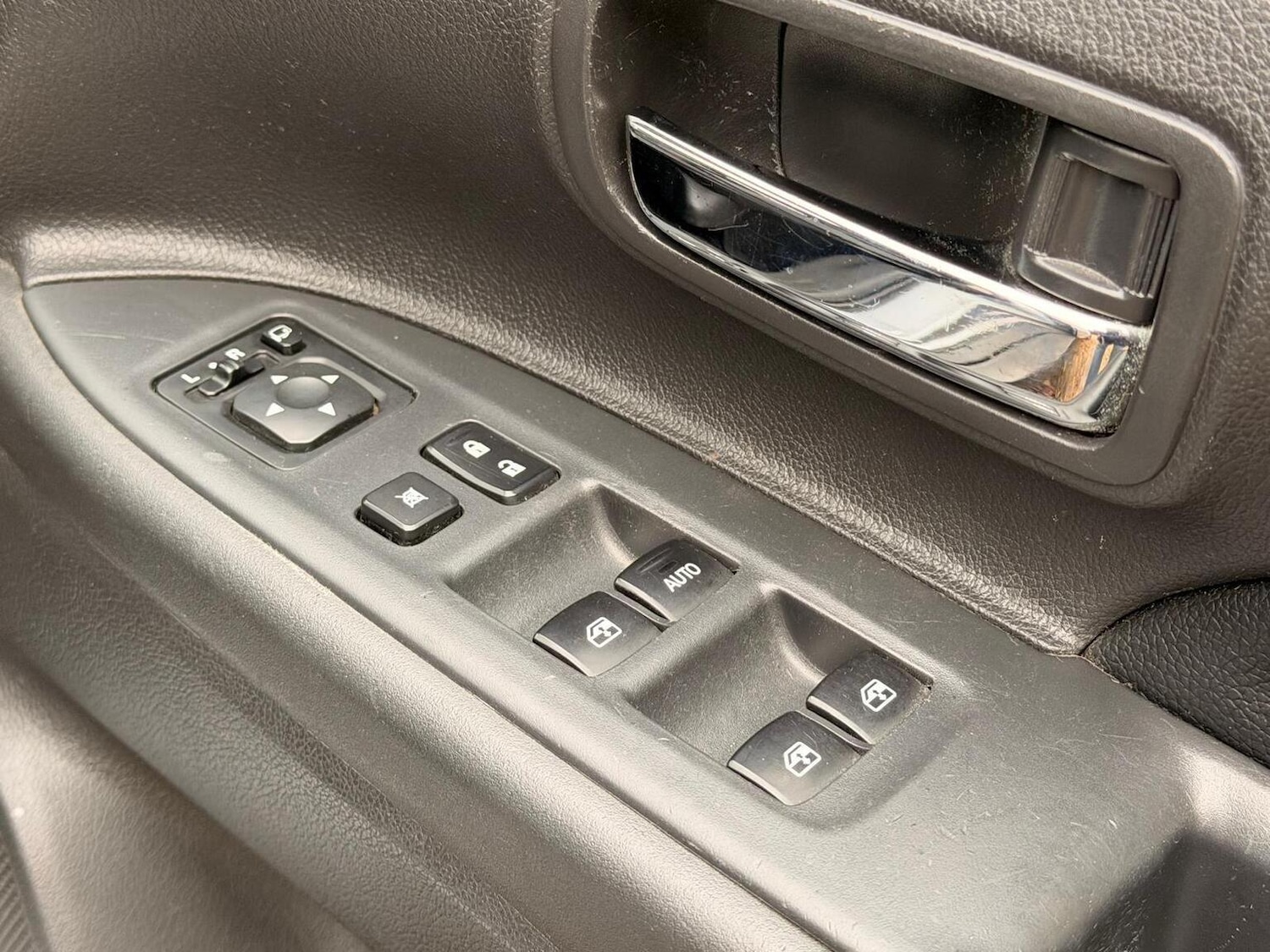 Used Mitsubishi Outlander 2015 for sale - 77945783: Photo 43